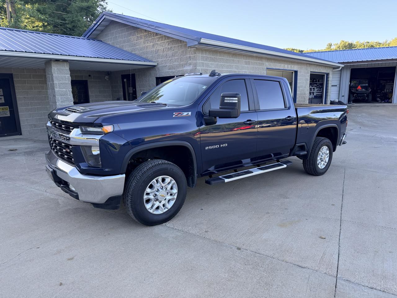 Chevrolet Silverado HD photo 3