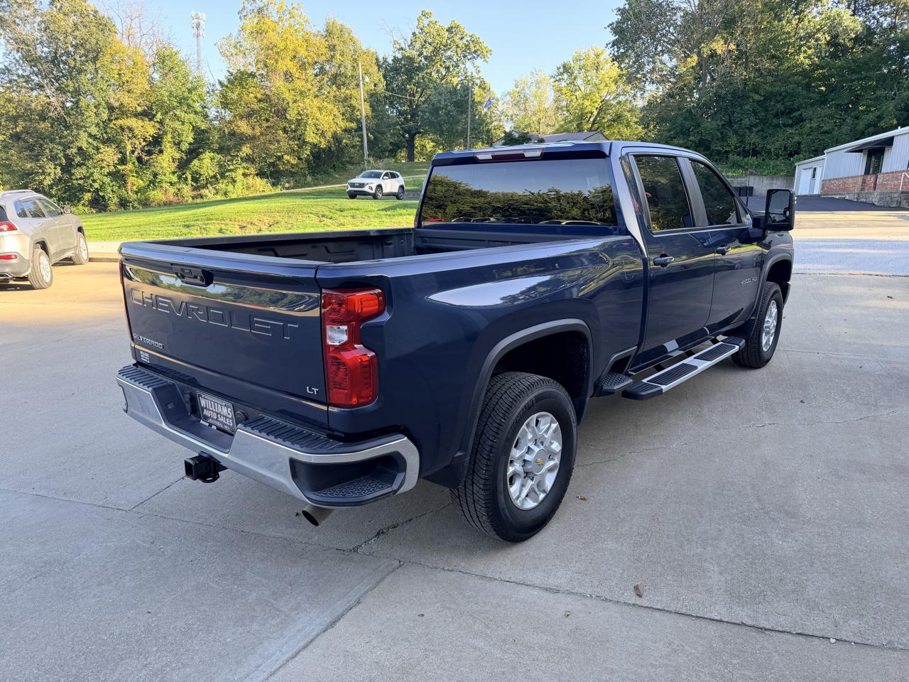 Chevrolet Silverado HD photo 5