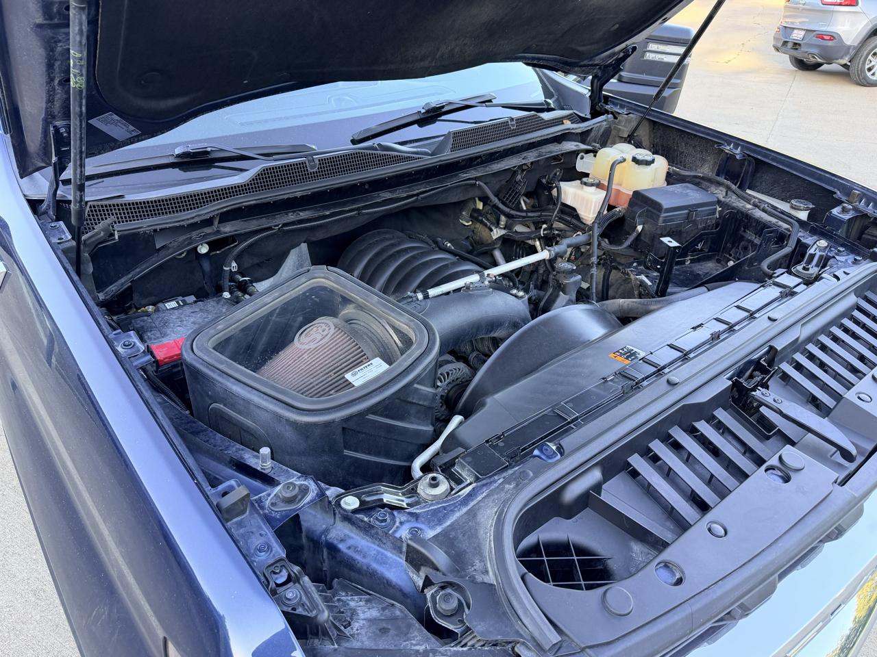 Chevrolet Silverado HD photo 17