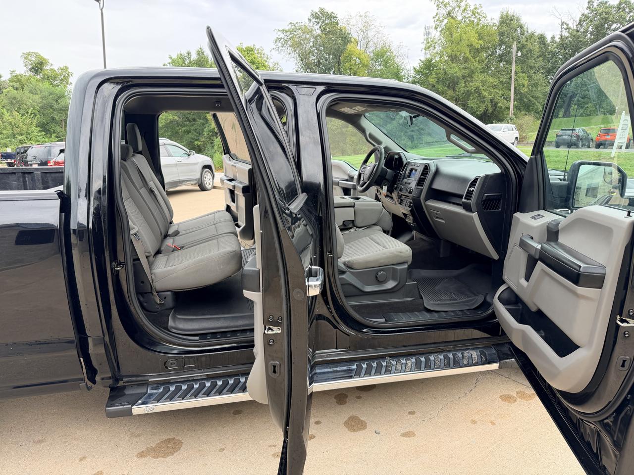 Ford F-150 4WD SuperCrew 139" XLT 2018