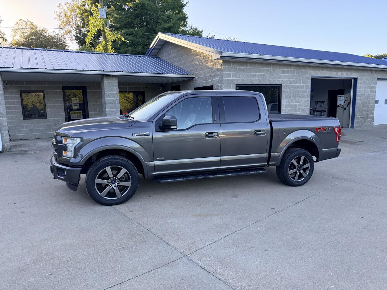 Ford F-150 photo 2