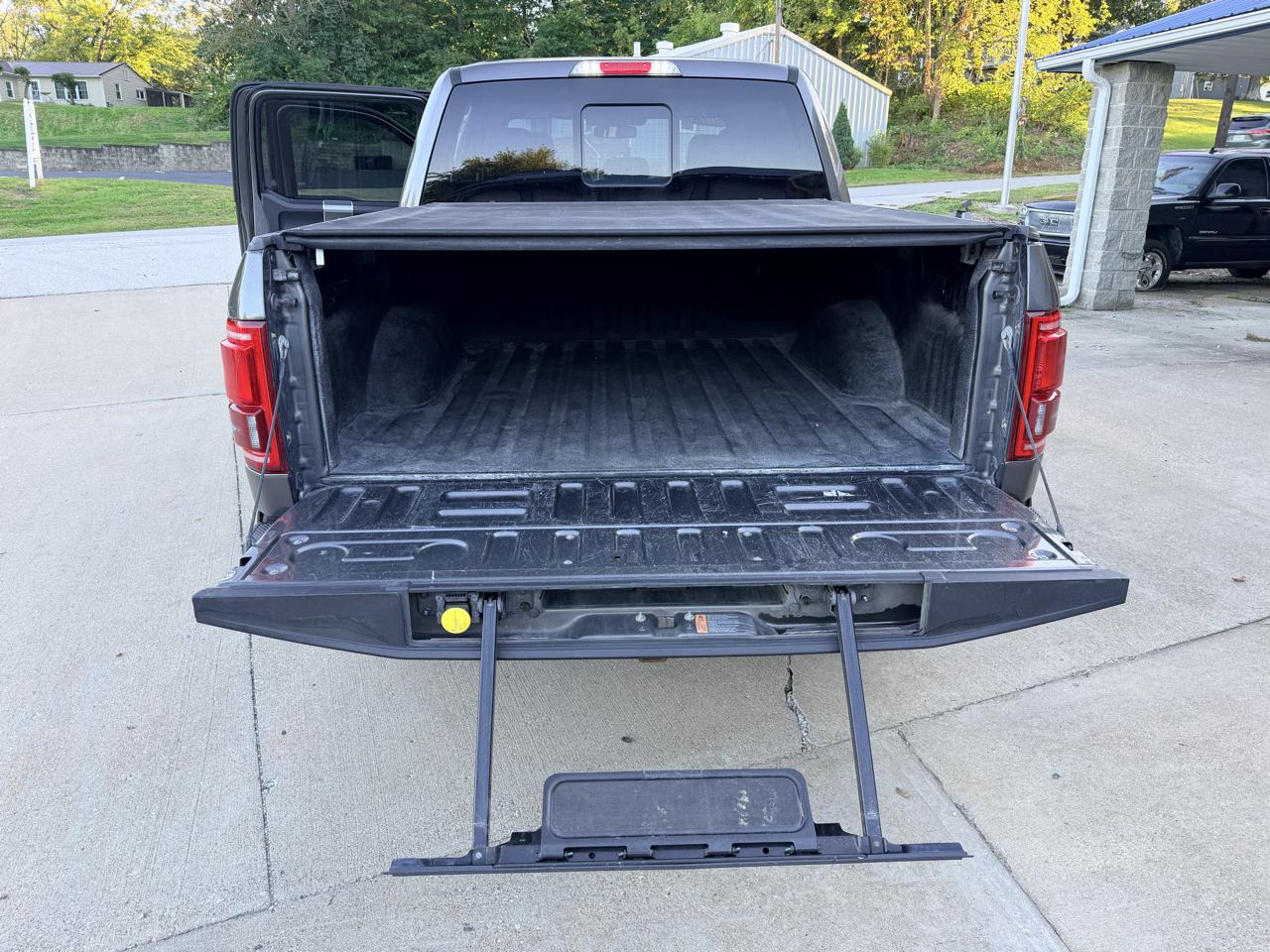 Ford F-150 photo 18