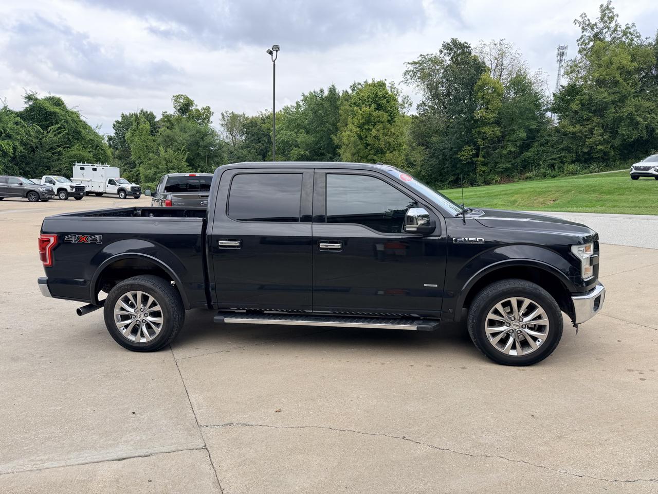 Ford F-150 Lariat SuperCrew Short Bed 4WD 2015