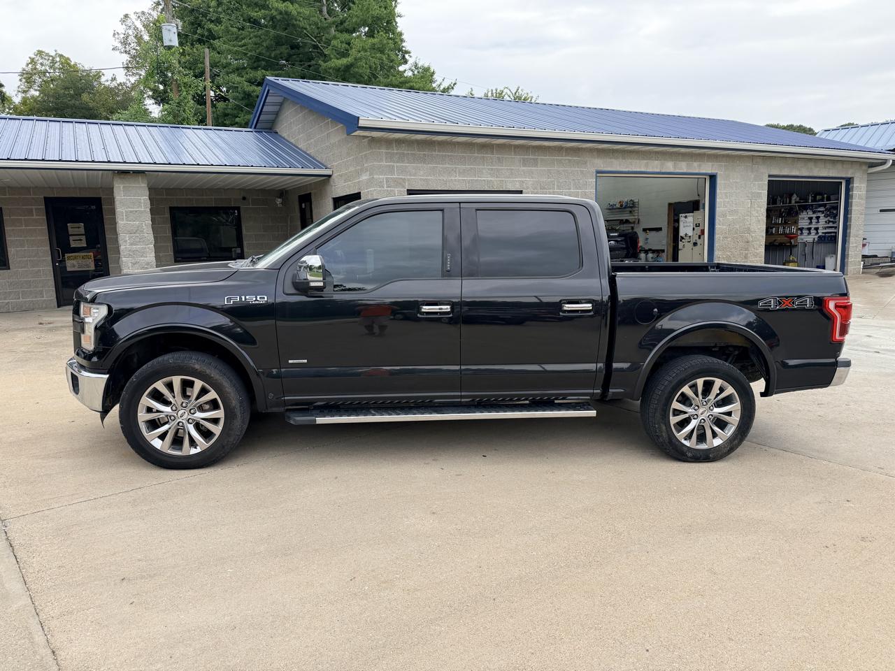 Ford F-150 Lariat SuperCrew Short Bed 4WD 2015