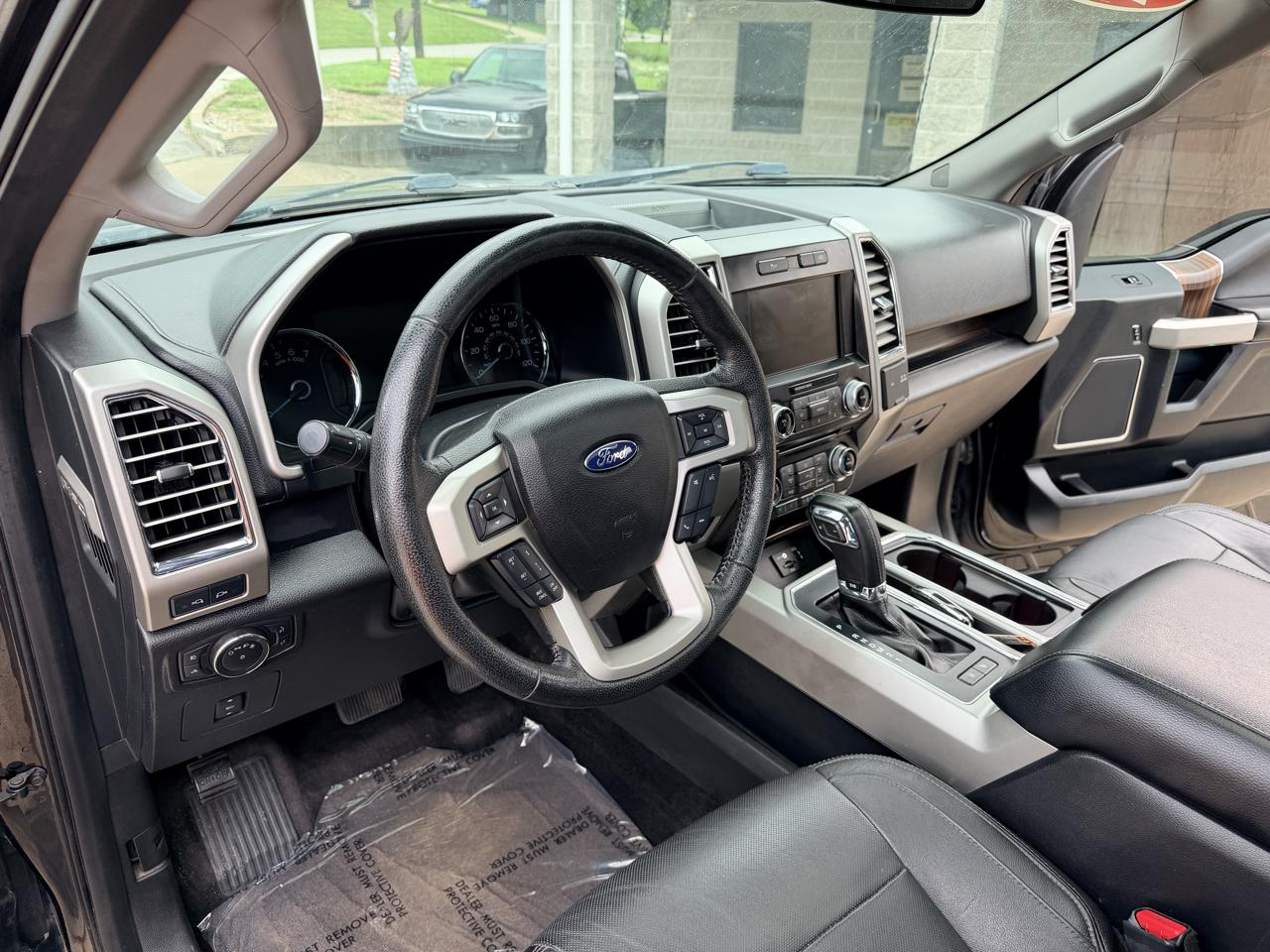 Ford F-150 Lariat SuperCrew Short Bed 4WD 2015