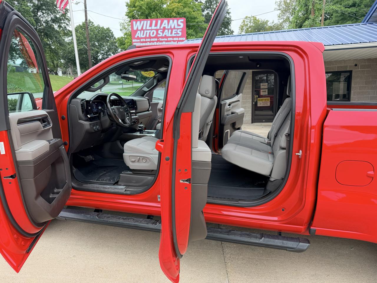 Chevrolet Silverado 1500 RST Crew Cab 4WD 2023