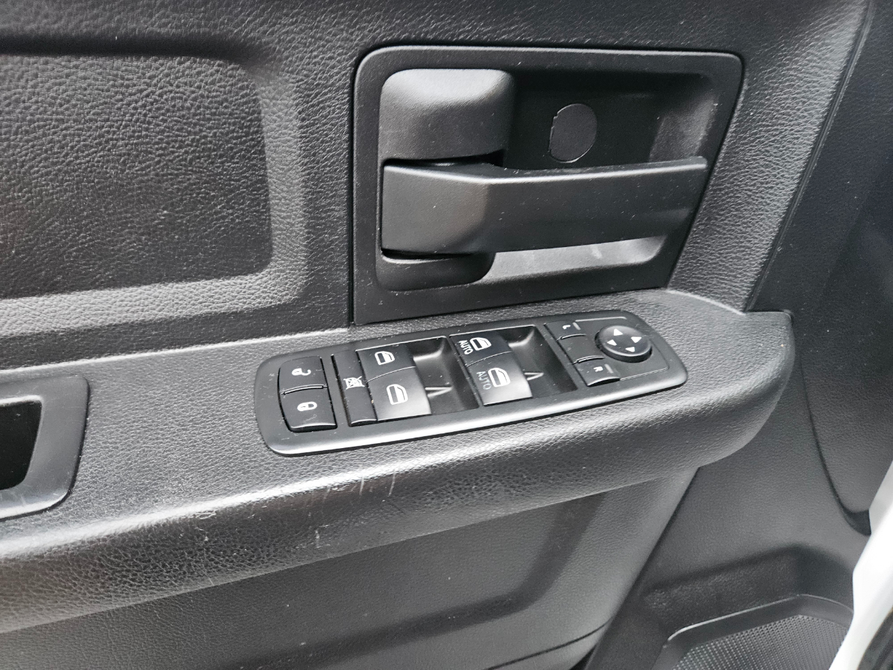 RAM 2500 4WD Crew Cab 149" Tradesman 2015