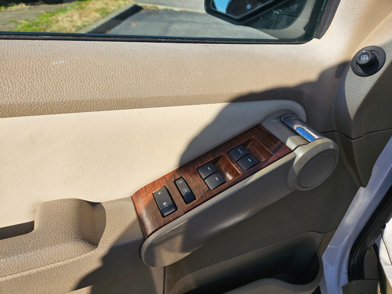 Ford Explorer RWD 4dr Eddie Bauer 2010