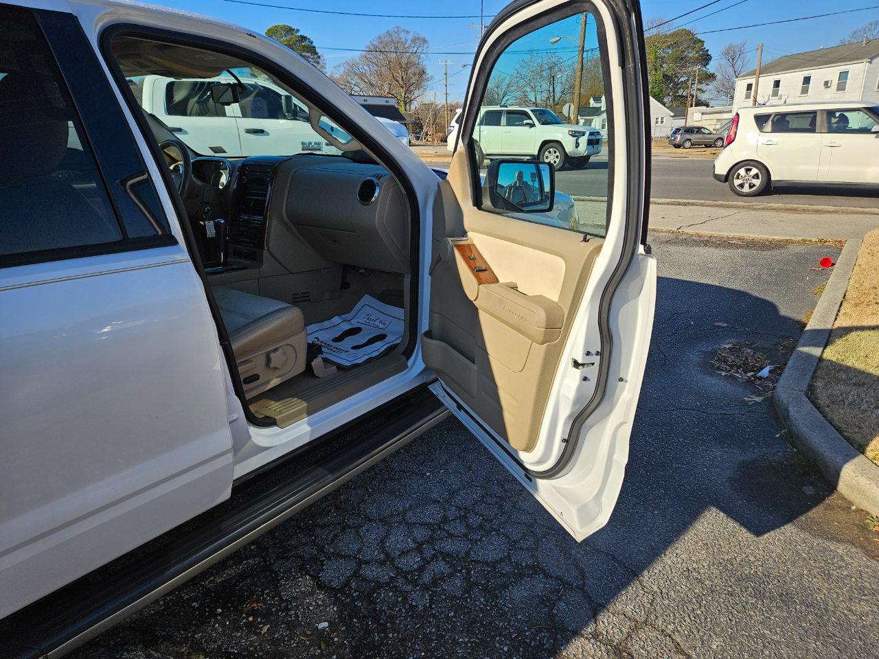 Ford Explorer RWD 4dr Eddie Bauer 2010