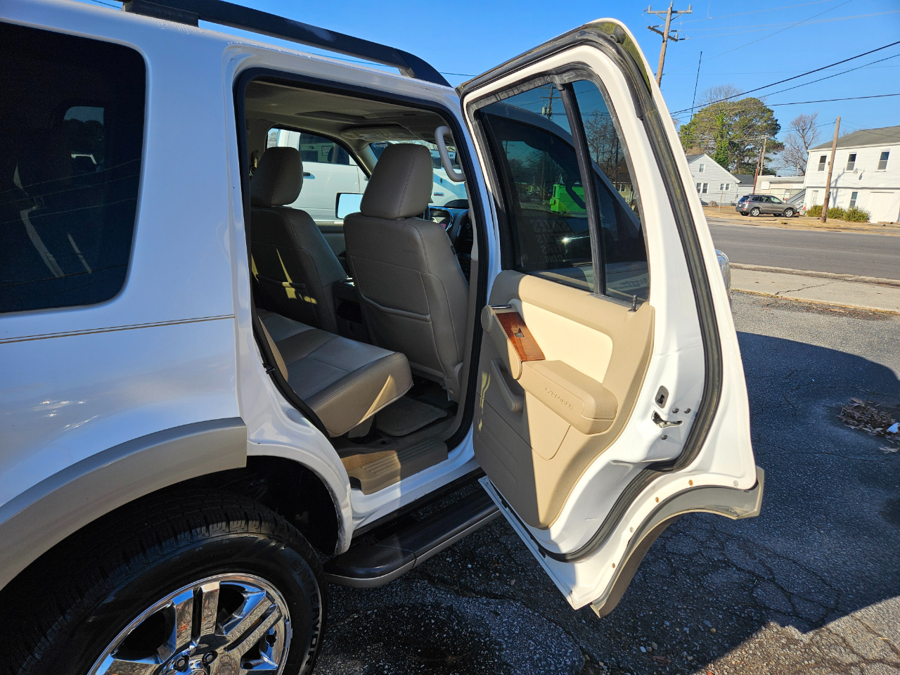 Ford Explorer RWD 4dr Eddie Bauer 2010