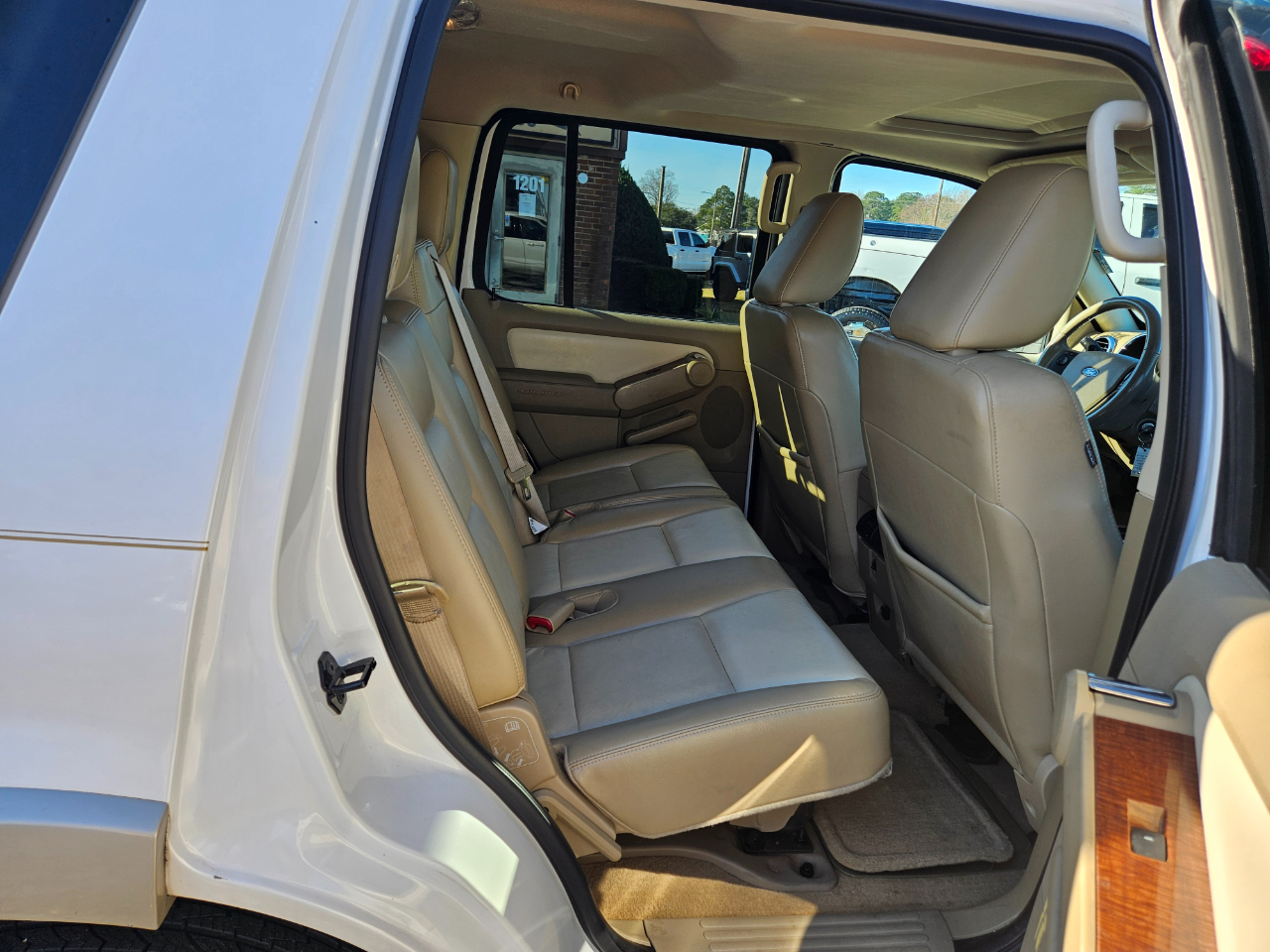 Ford Explorer RWD 4dr Eddie Bauer 2010