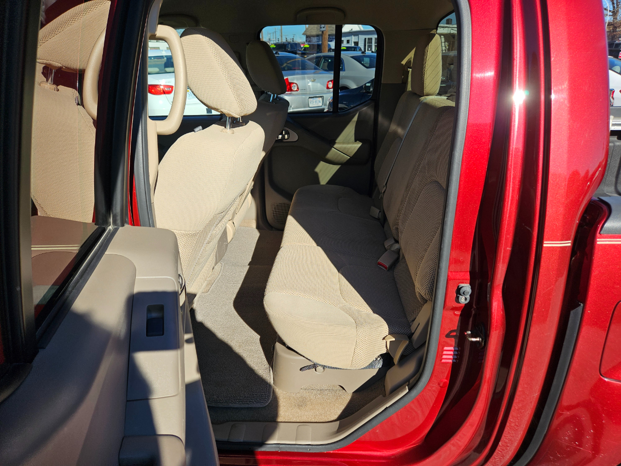 Nissan Frontier 2WD Crew Cab SWB Auto SV 2013