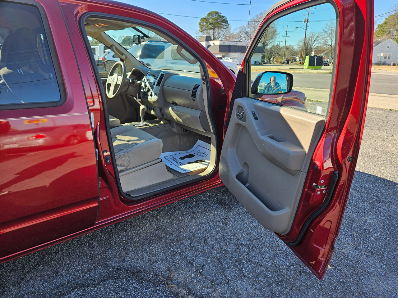 Nissan Frontier 2WD Crew Cab SWB Auto SV 2013