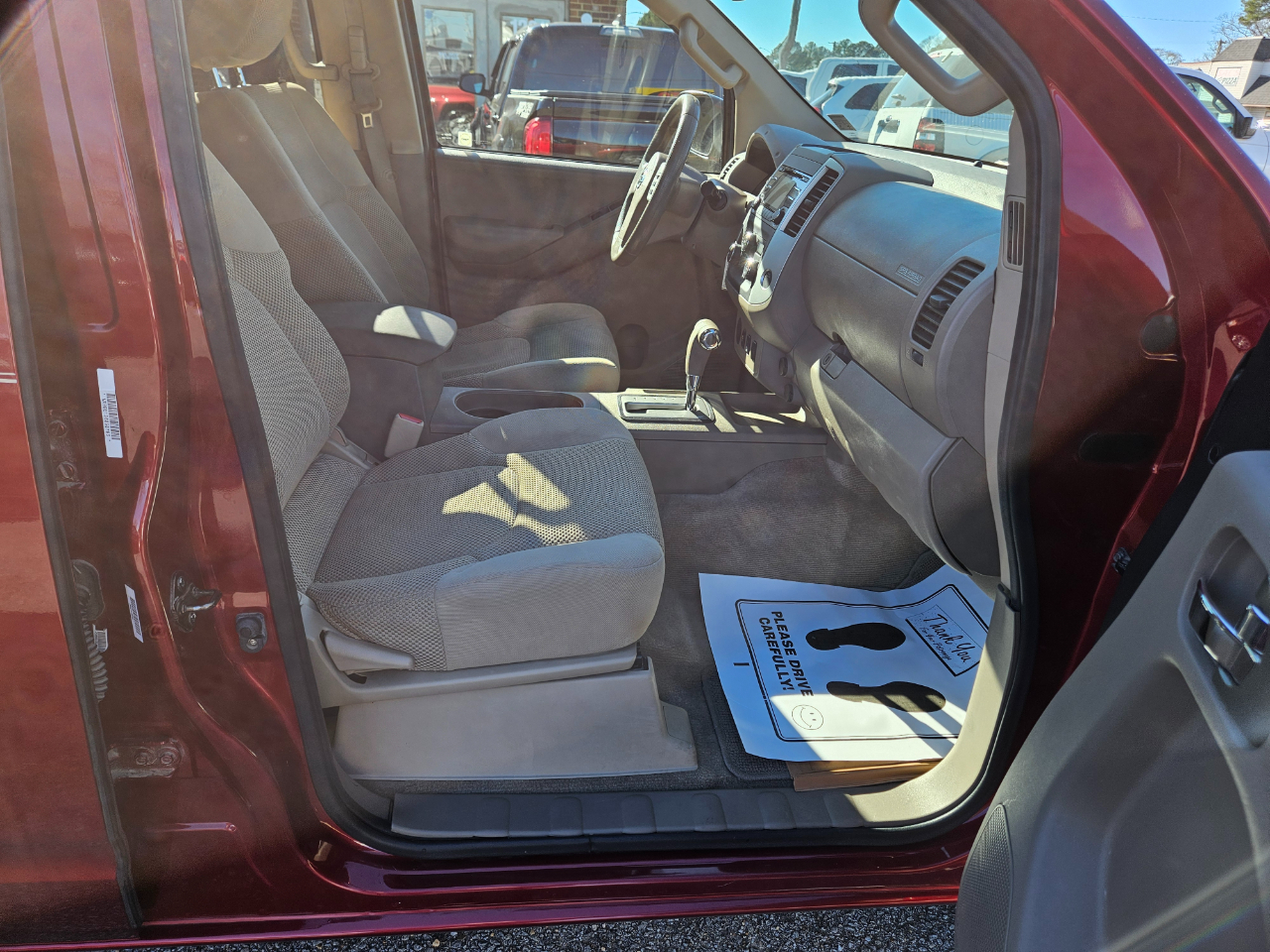 Nissan Frontier 2WD Crew Cab SWB Auto SV 2013