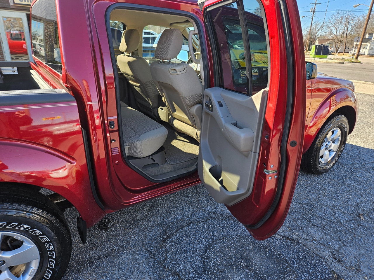 Nissan Frontier 2WD Crew Cab SWB Auto SV 2013