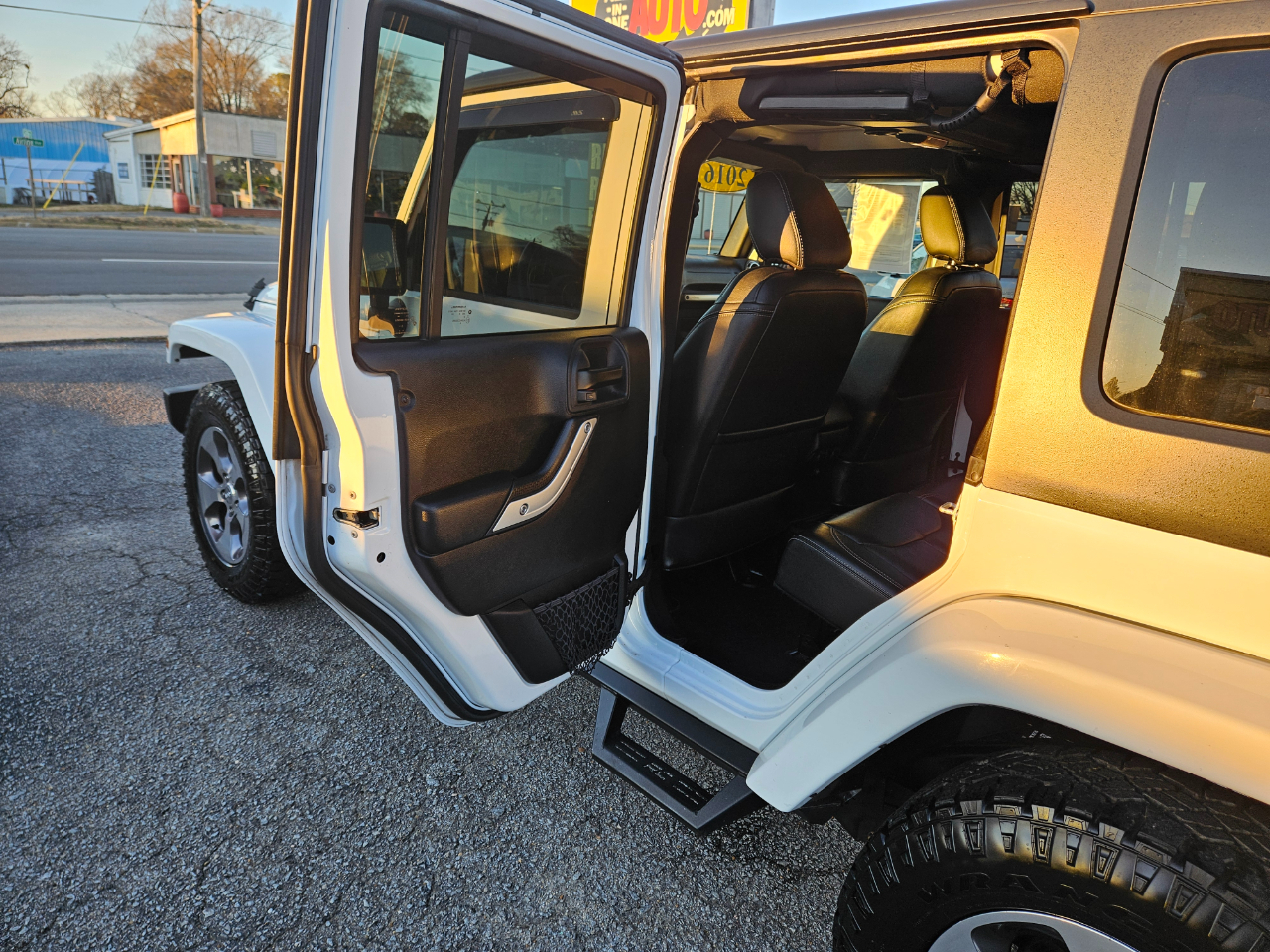 Jeep Wrangler Unlimited 4WD 4dr Sahara 2016