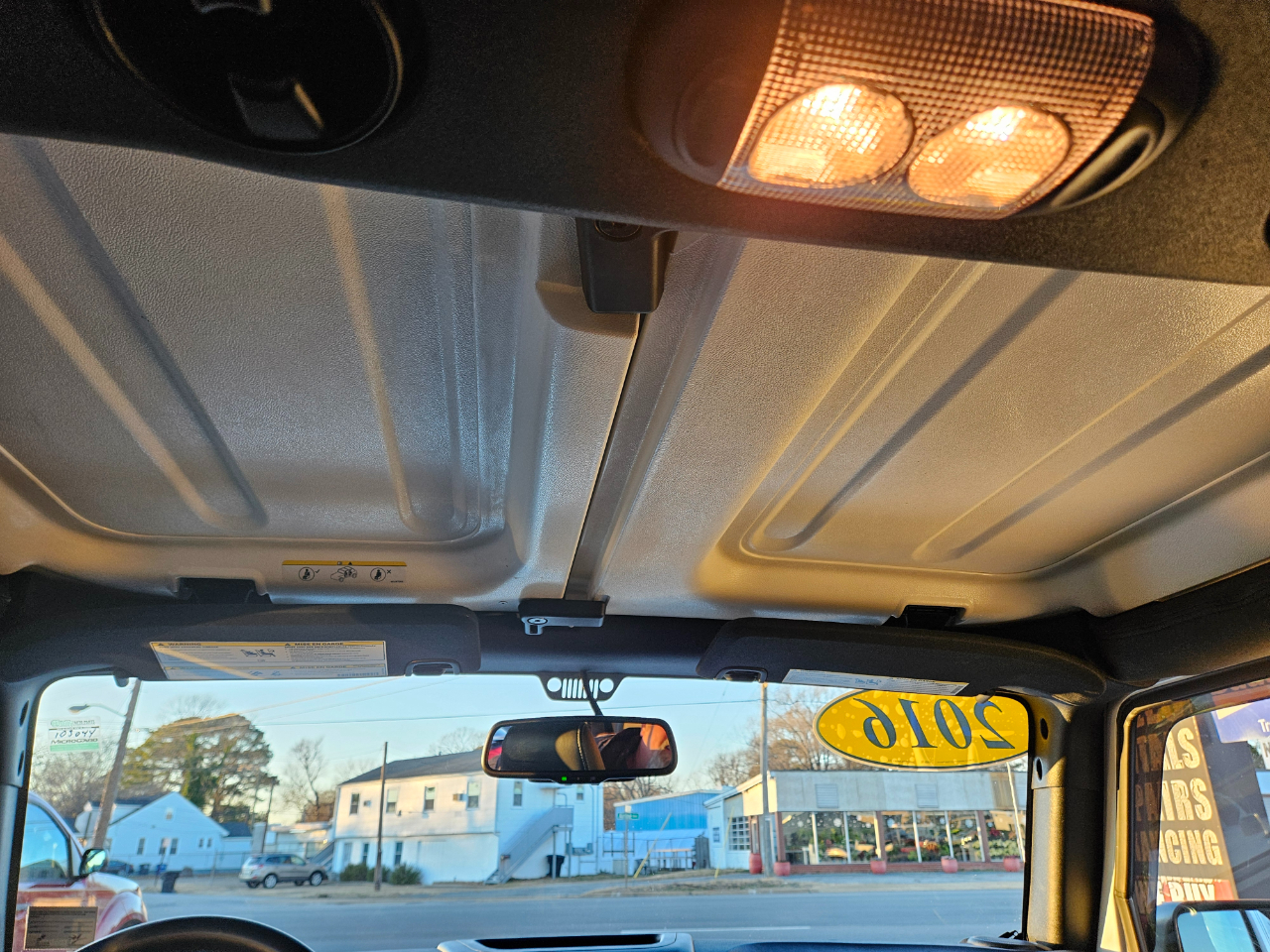 Jeep Wrangler Unlimited 4WD 4dr Sahara 2016