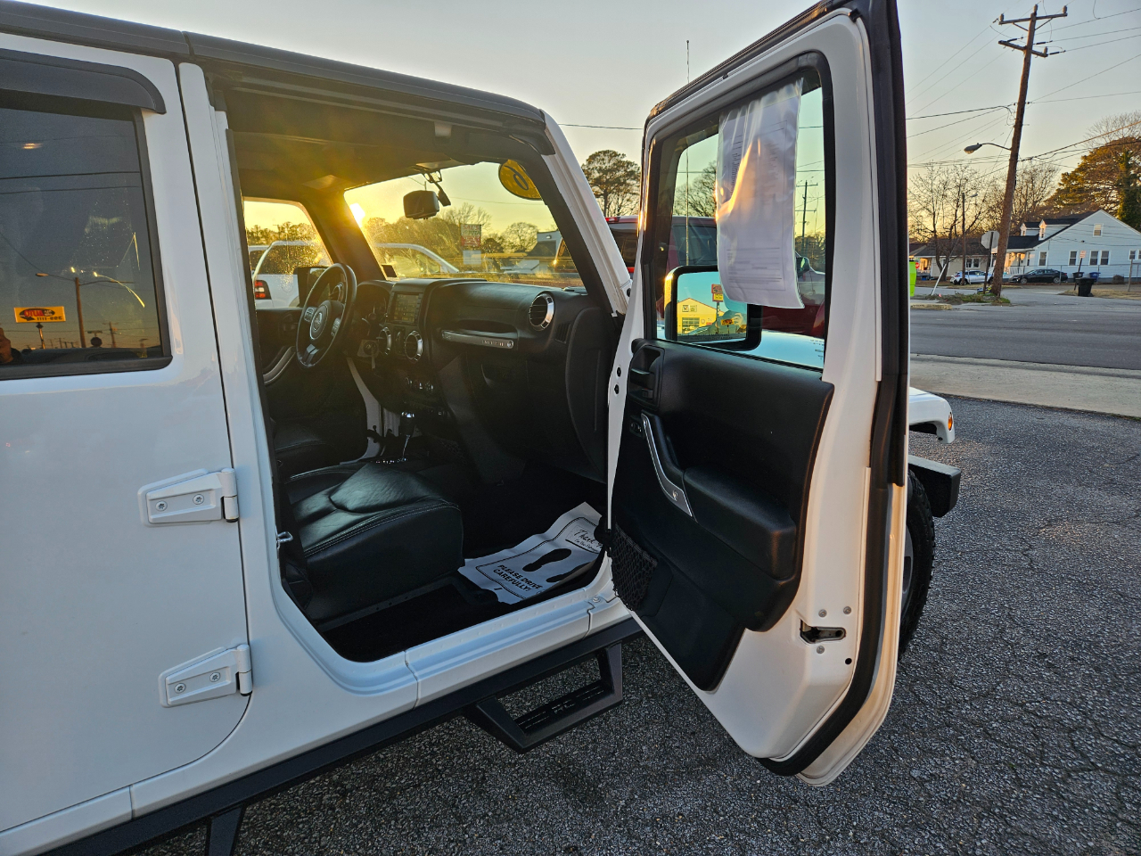 Jeep Wrangler Unlimited 4WD 4dr Sahara 2016