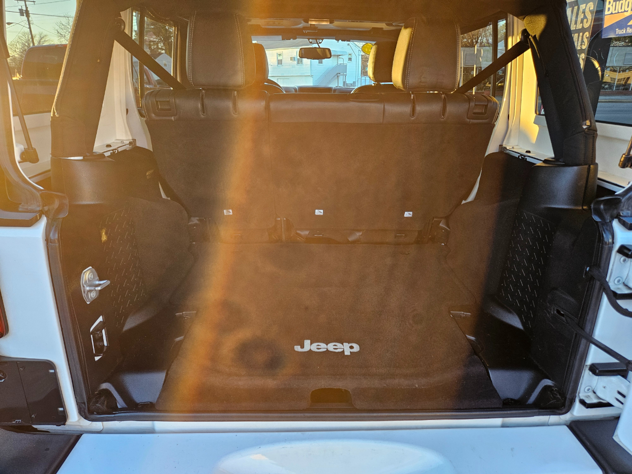 Jeep Wrangler Unlimited 4WD 4dr Sahara 2016