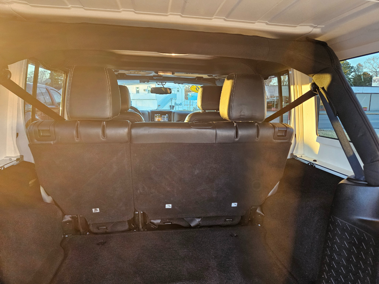 Jeep Wrangler Unlimited 4WD 4dr Sahara 2016