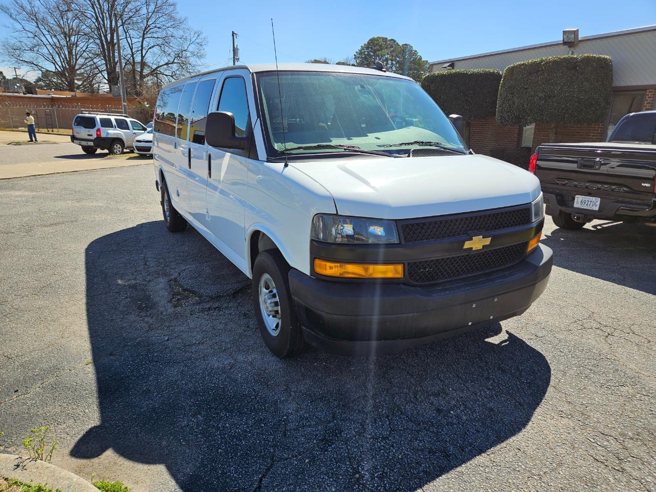 Chevrolet Express Passenger RWD 3500 155" LS 2024