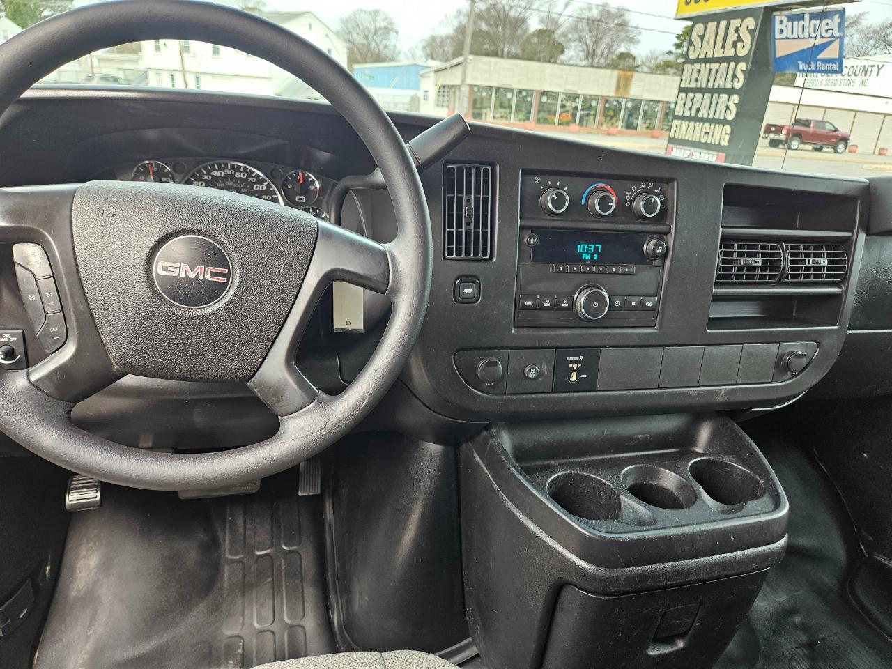 GMC Savana Cargo Van RWD 2500 135" 2014