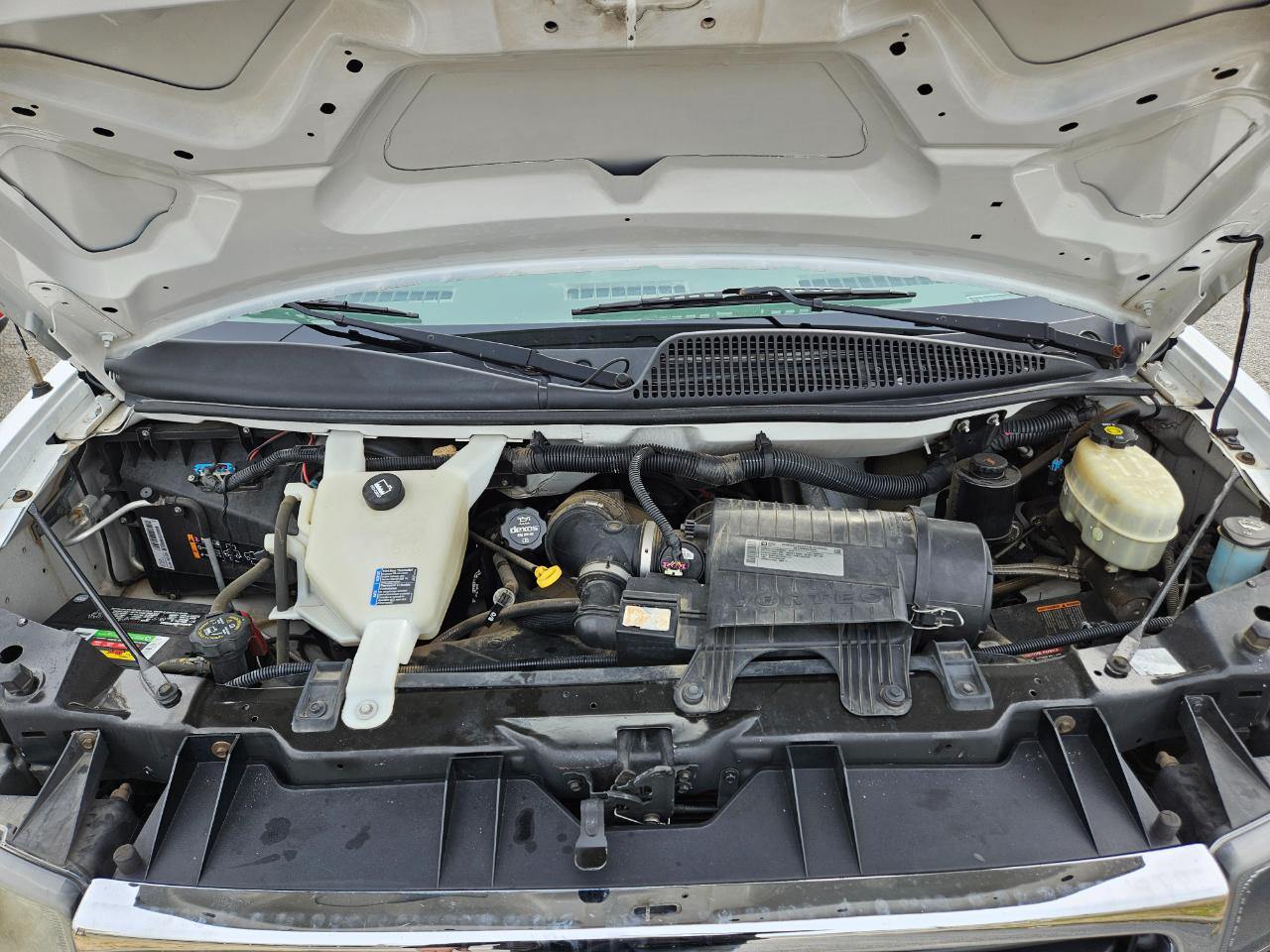 GMC Savana Cargo Van RWD 2500 135" 2014