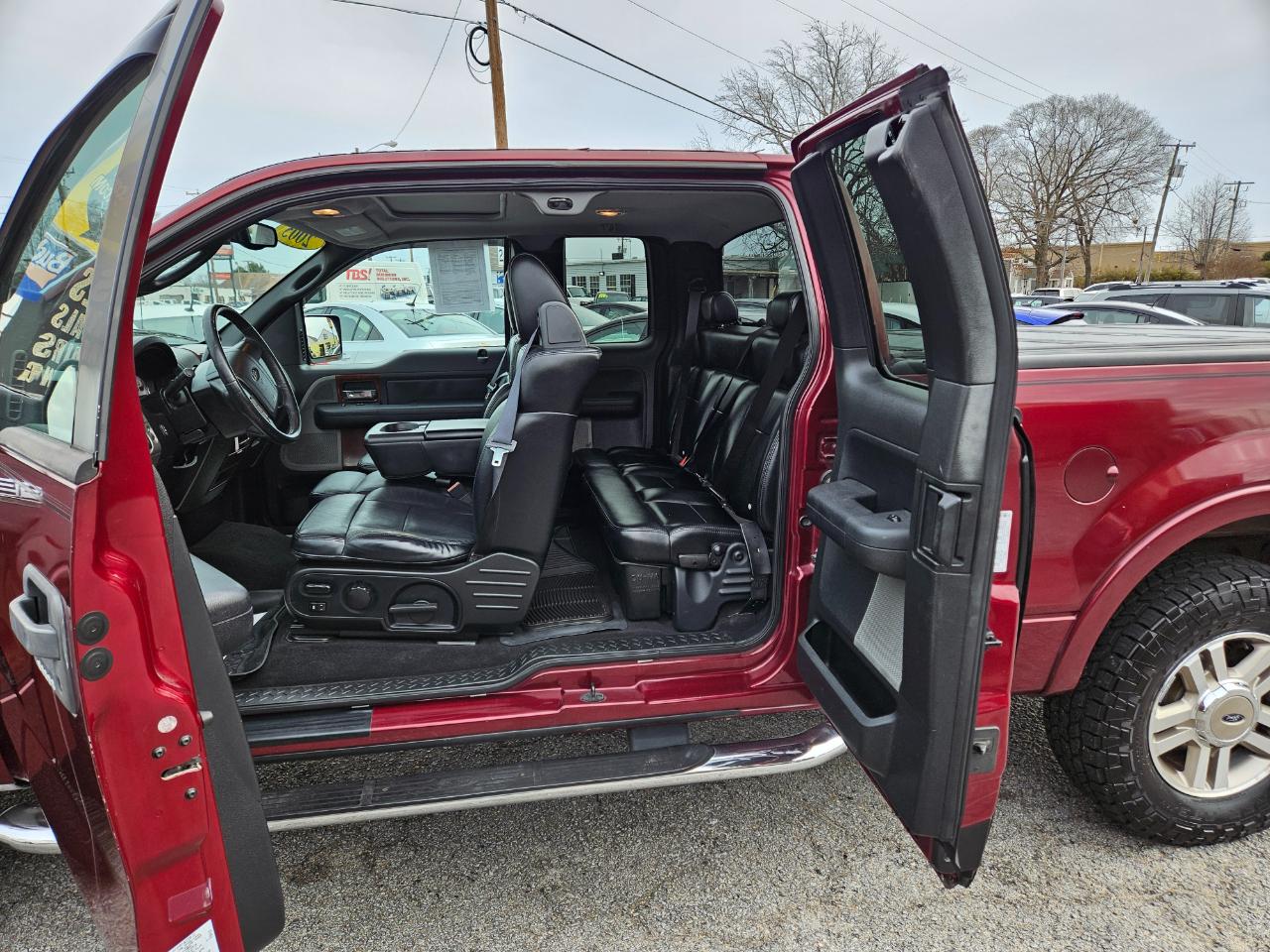 Ford F-150 Supercab 133" Lariat 2005