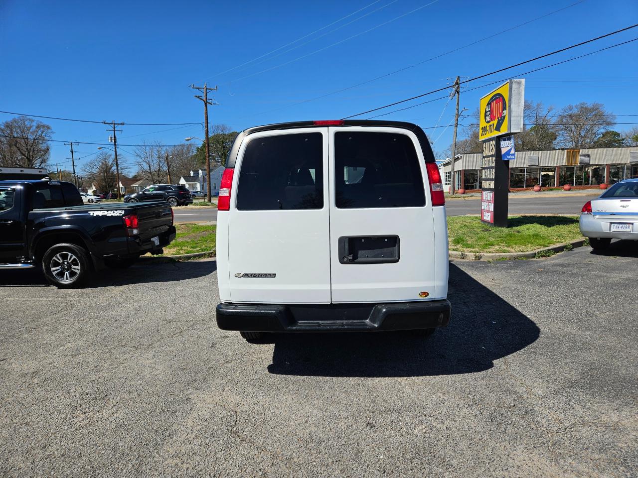 Chevrolet Express Passenger RWD 3500 155" LS 2019