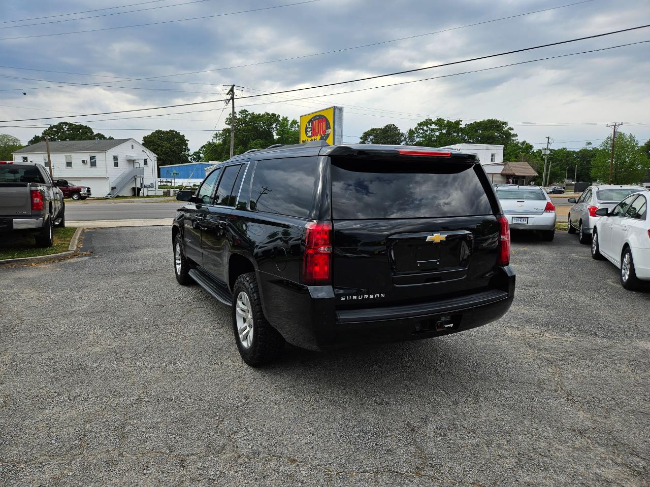 Chevrolet Suburban 4WD 4dr LT 2015