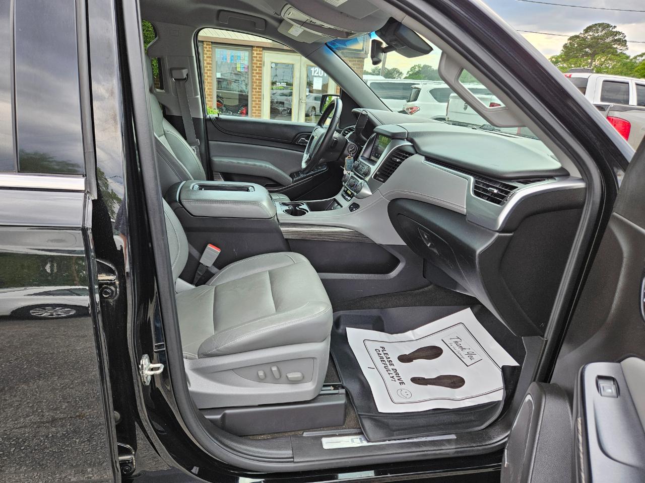 Chevrolet Suburban 4WD 4dr LT 2015