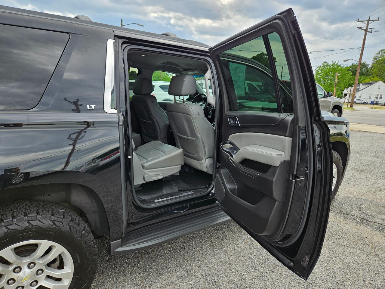 Chevrolet Suburban 4WD 4dr LT 2015