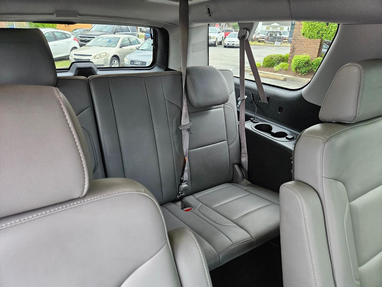 Chevrolet Suburban 4WD 4dr LT 2015