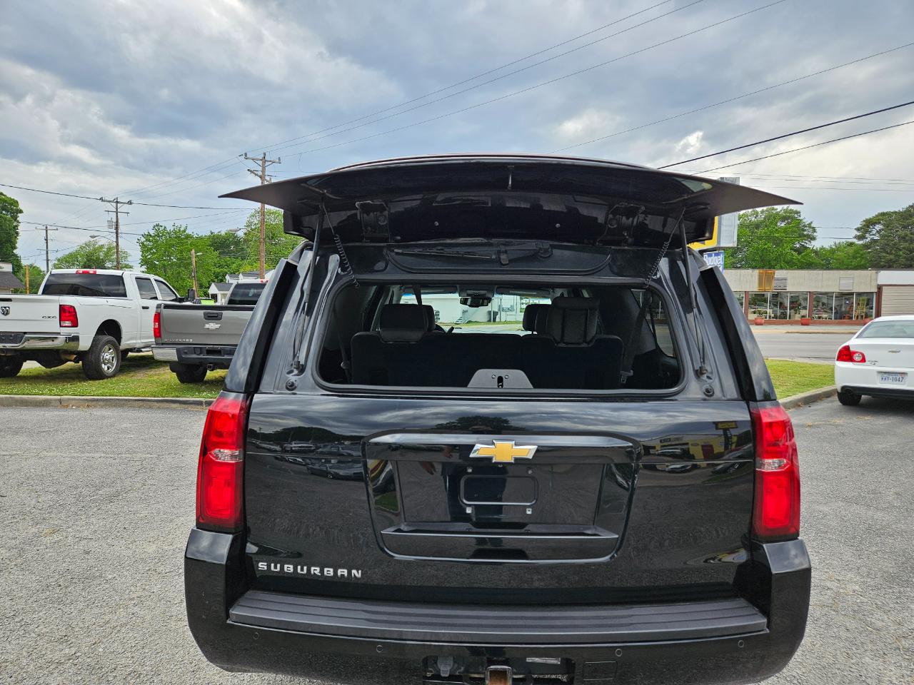 Chevrolet Suburban 4WD 4dr LT 2015