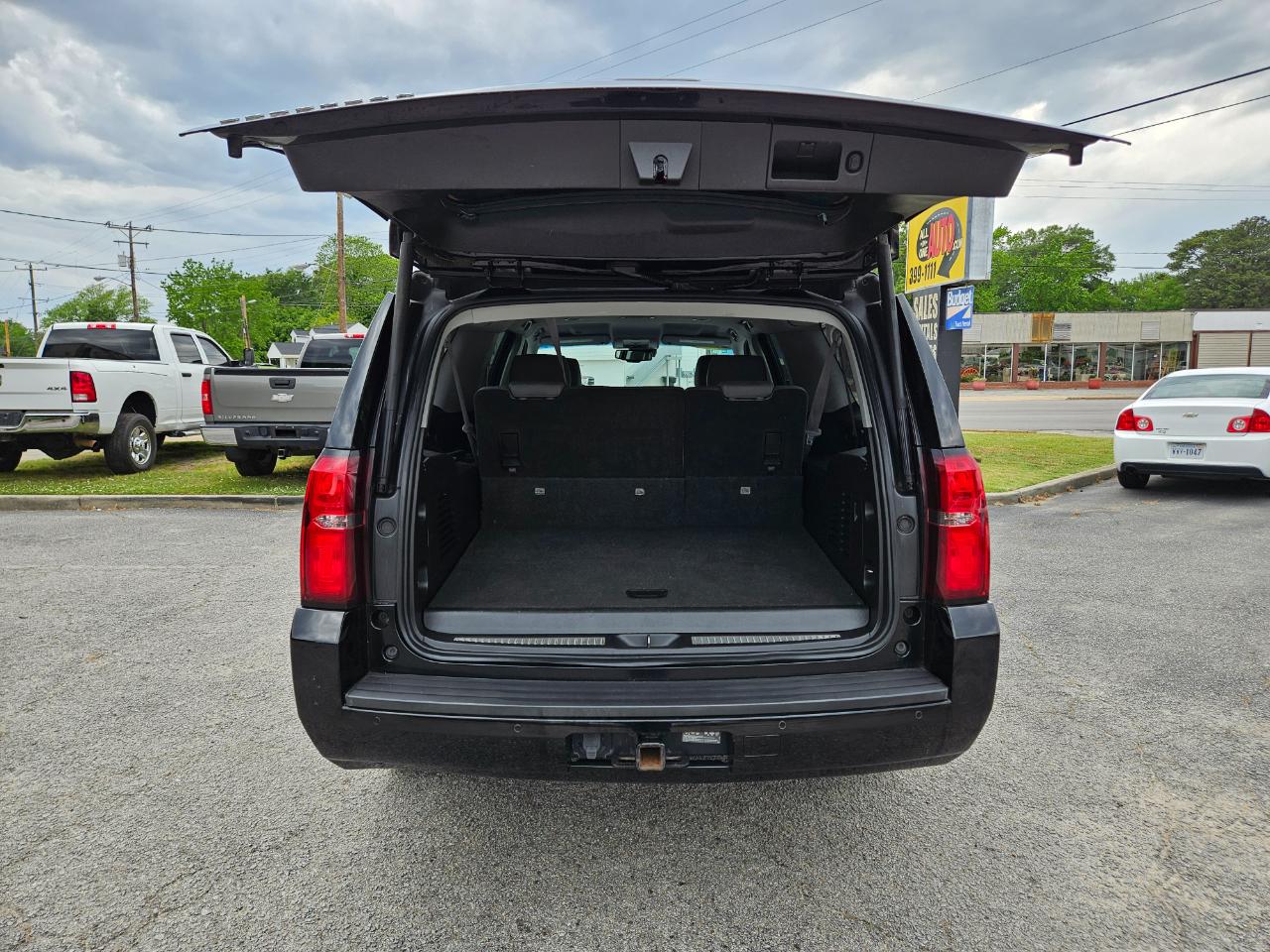 Chevrolet Suburban 4WD 4dr LT 2015