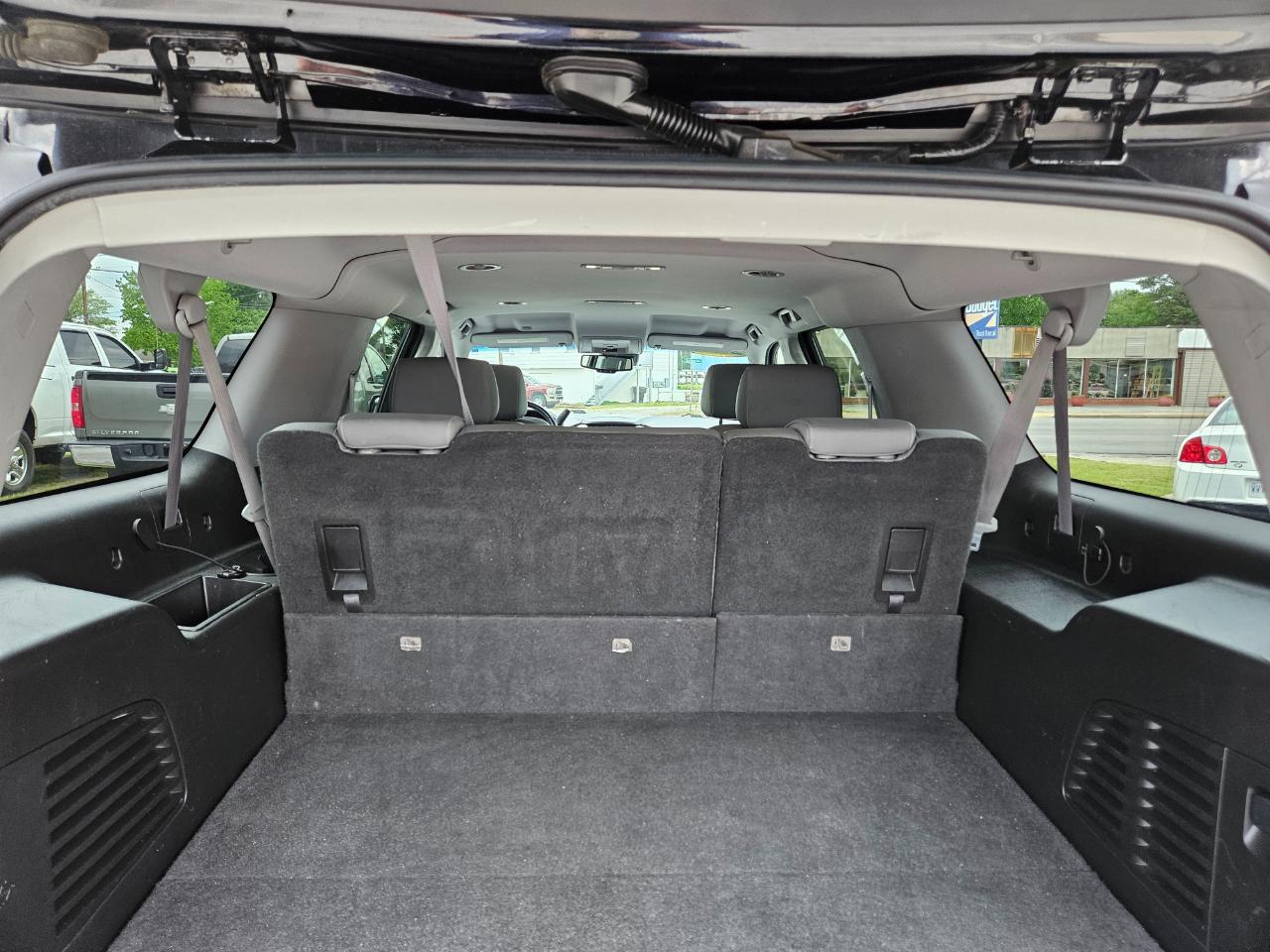 Chevrolet Suburban 4WD 4dr LT 2015