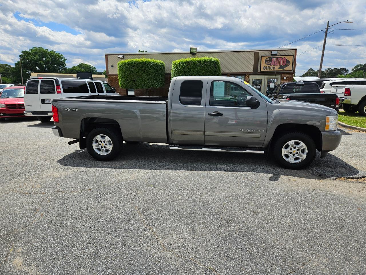 Chevrolet Silverado 1500 4WD Ext Cab 157.5" LT 2009
