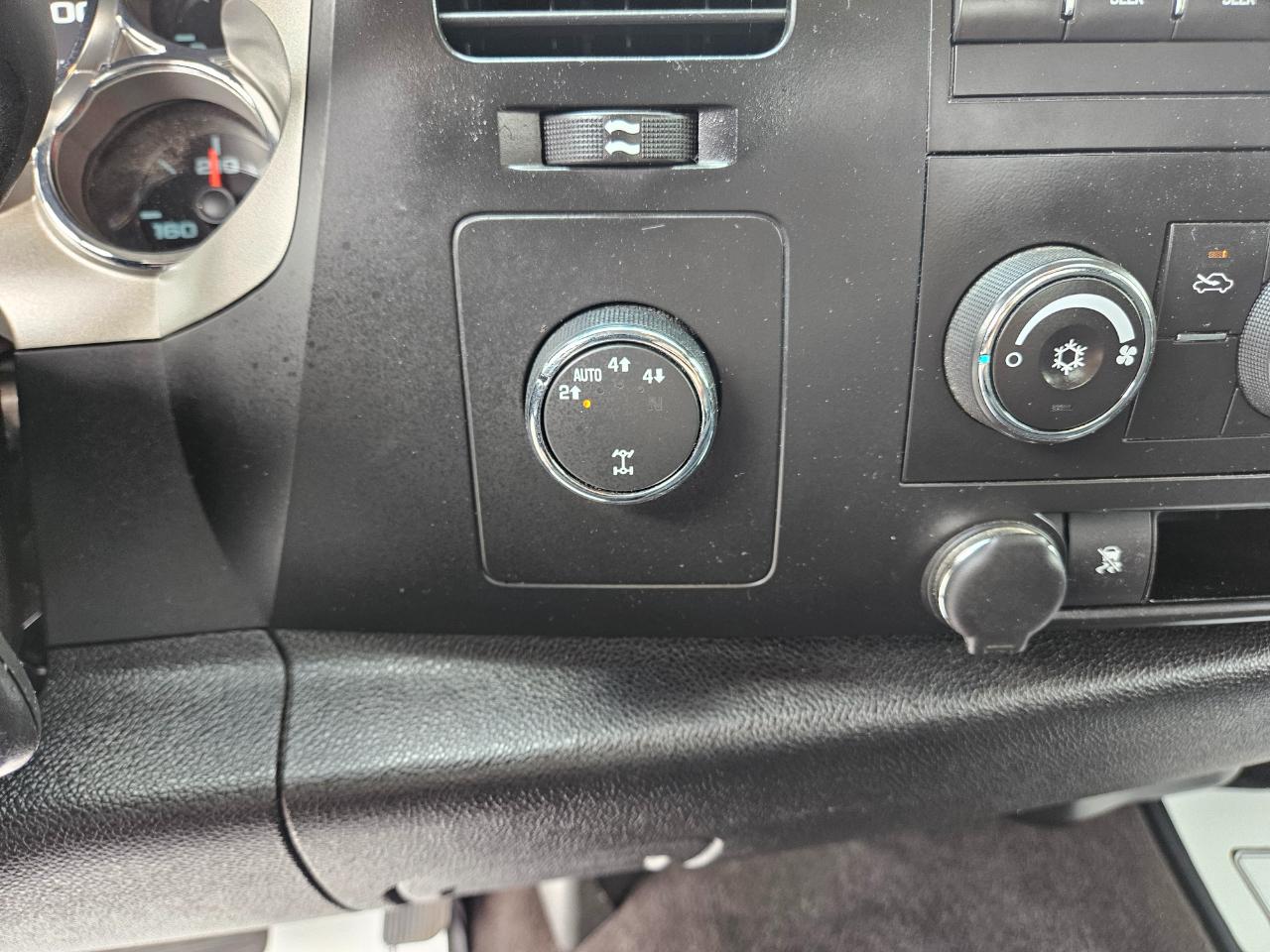 Chevrolet Silverado 1500 4WD Ext Cab 157.5" LT 2009