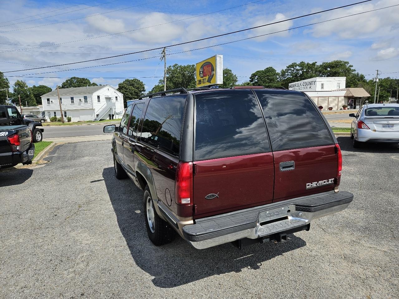 Chevrolet Suburban 1500 4WD 1998