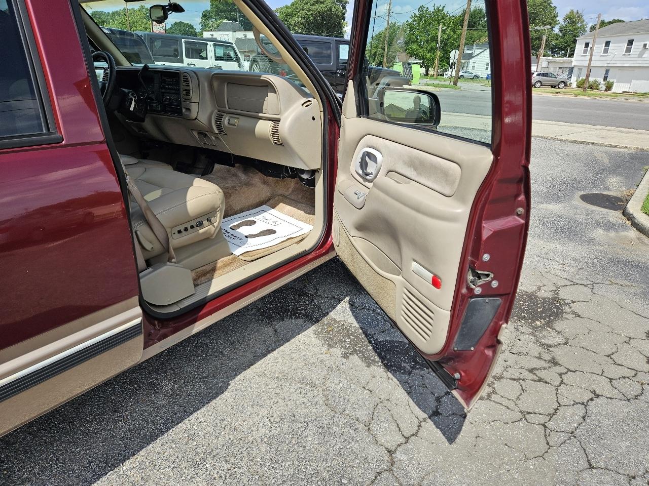 Chevrolet Suburban 1500 4WD 1998