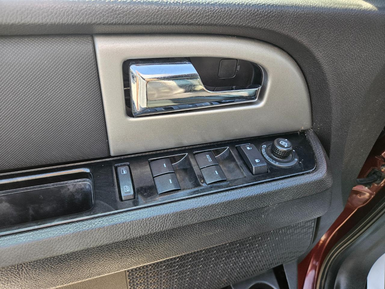 Ford Expedition 4WD 4dr Limited 2012
