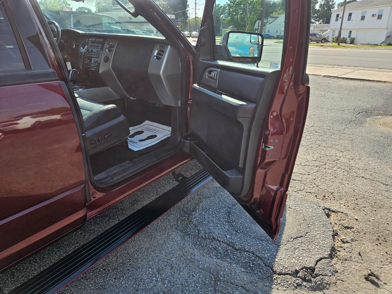 Ford Expedition 4WD 4dr Limited 2012