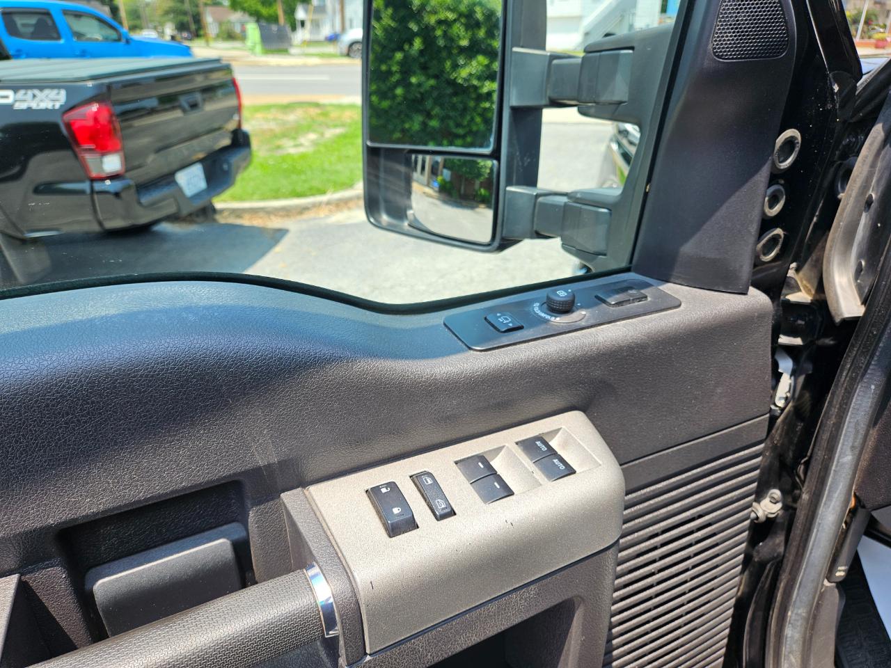Ford Super Duty F-250 SRW 4WD Crew Cab 172" Platinum 2016
