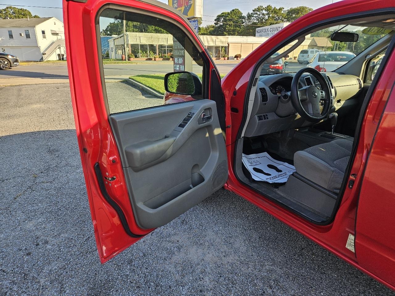 Nissan Frontier 2WD Crew Cab SWB Auto SE 2010
