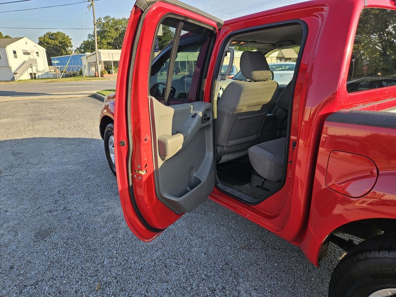 Nissan Frontier 2WD Crew Cab SWB Auto SE 2010