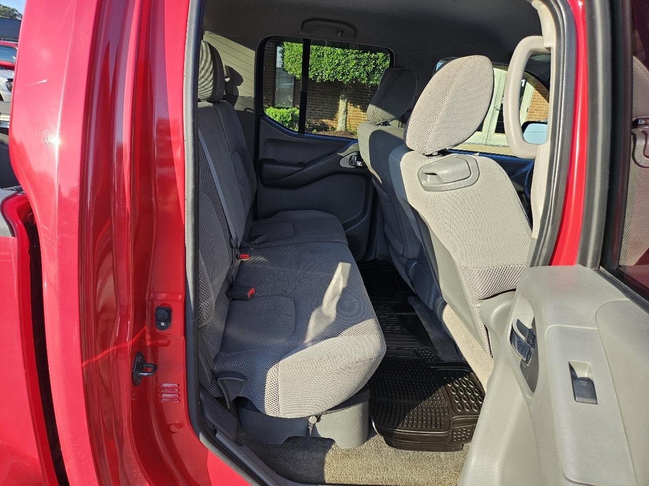 Nissan Frontier 2WD Crew Cab SWB Auto SE 2010