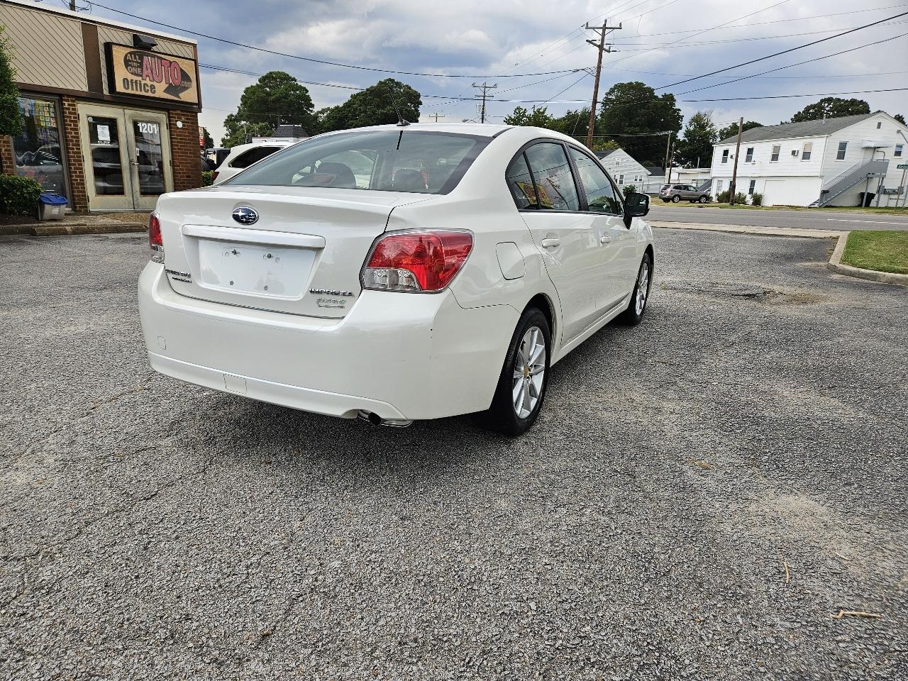 Subaru Impreza Sedan 4dr Auto 2.0i Premium 2014