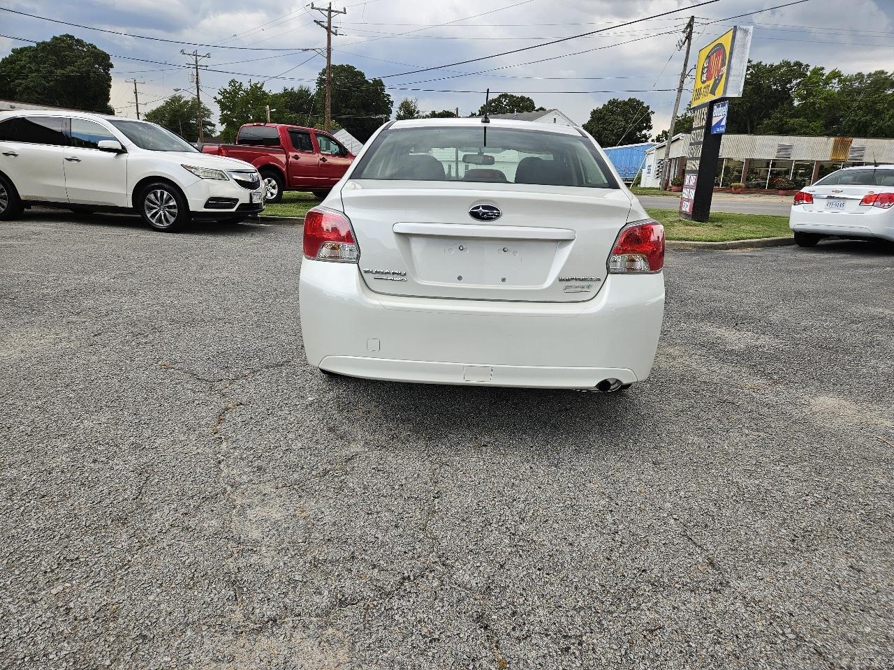 Subaru Impreza Sedan 4dr Auto 2.0i Premium 2014