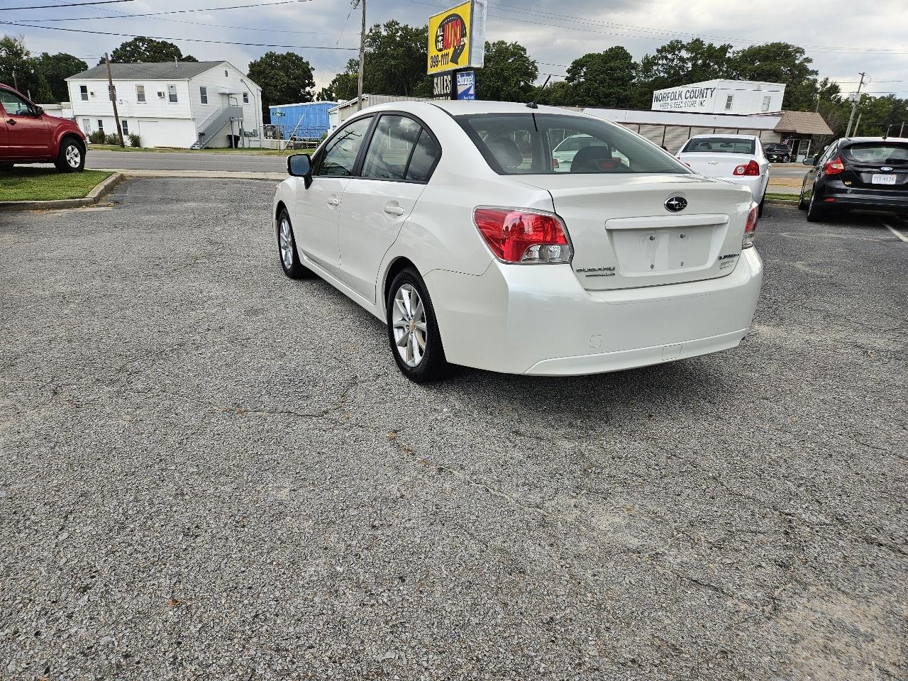 Subaru Impreza Sedan 4dr Auto 2.0i Premium 2014