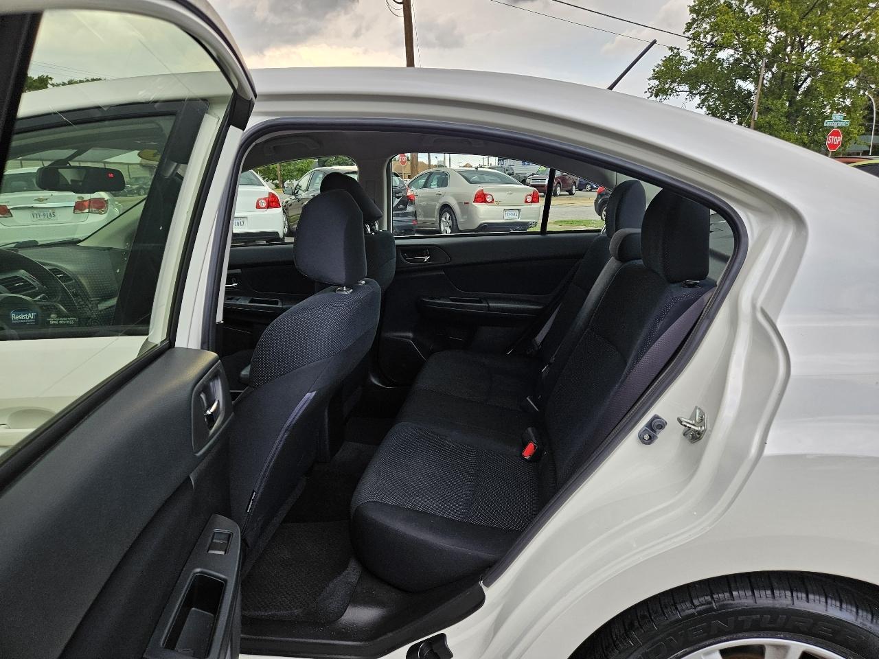 Subaru Impreza Sedan 4dr Auto 2.0i Premium 2014